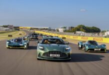 110 modelos de la marca se reunen en Silverstone para celebrar el 110 aniversario de la compañía