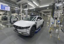 ¿Cuáles son las funciones de los cinco avanzados robots del Grupo Hyundai que colaboran con los humanos en el Centro de Innovación HMGICS?